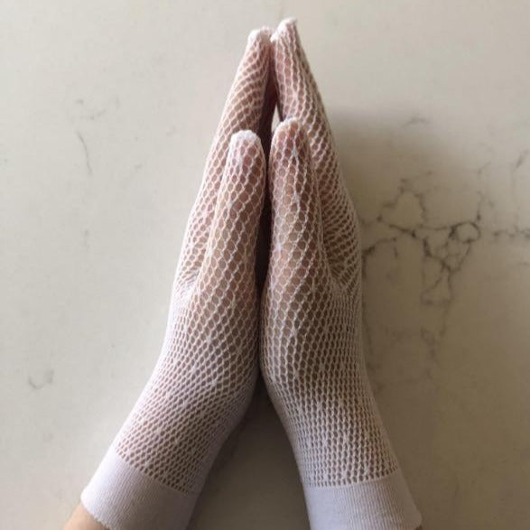 Communion Plumeti Gloves - White & Cream